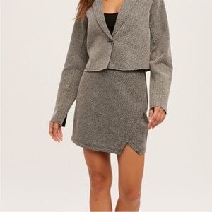 NWT Hem & Thread Chevron Jacquard Textured Mini Skirt with Side Split & Zipper